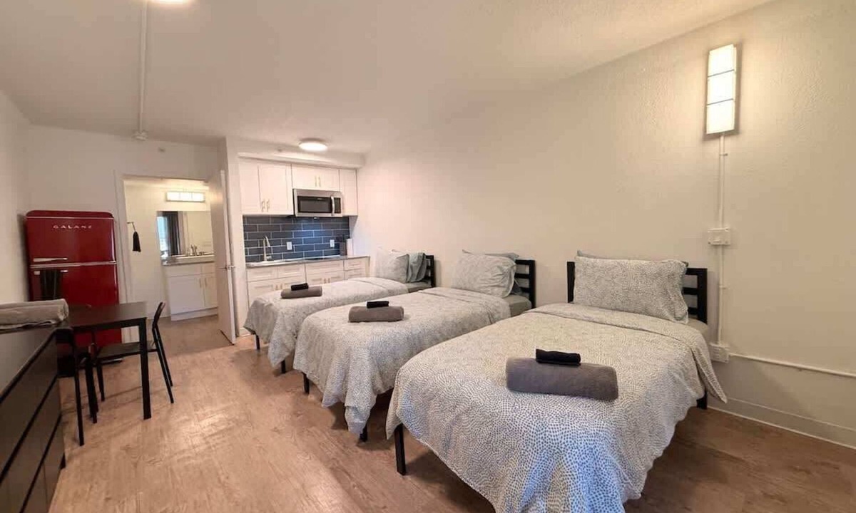 St. Johns House | [09] ATX Studio: 3 Twins, Sleeps 3