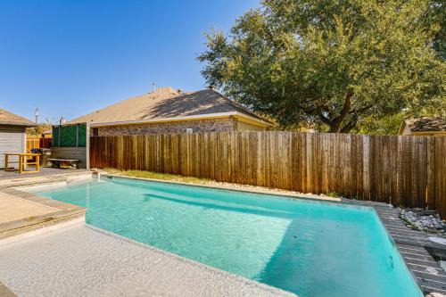 Frisco House | 1/2 Mi to Frisco Commons! Family Getaway w/Patio
