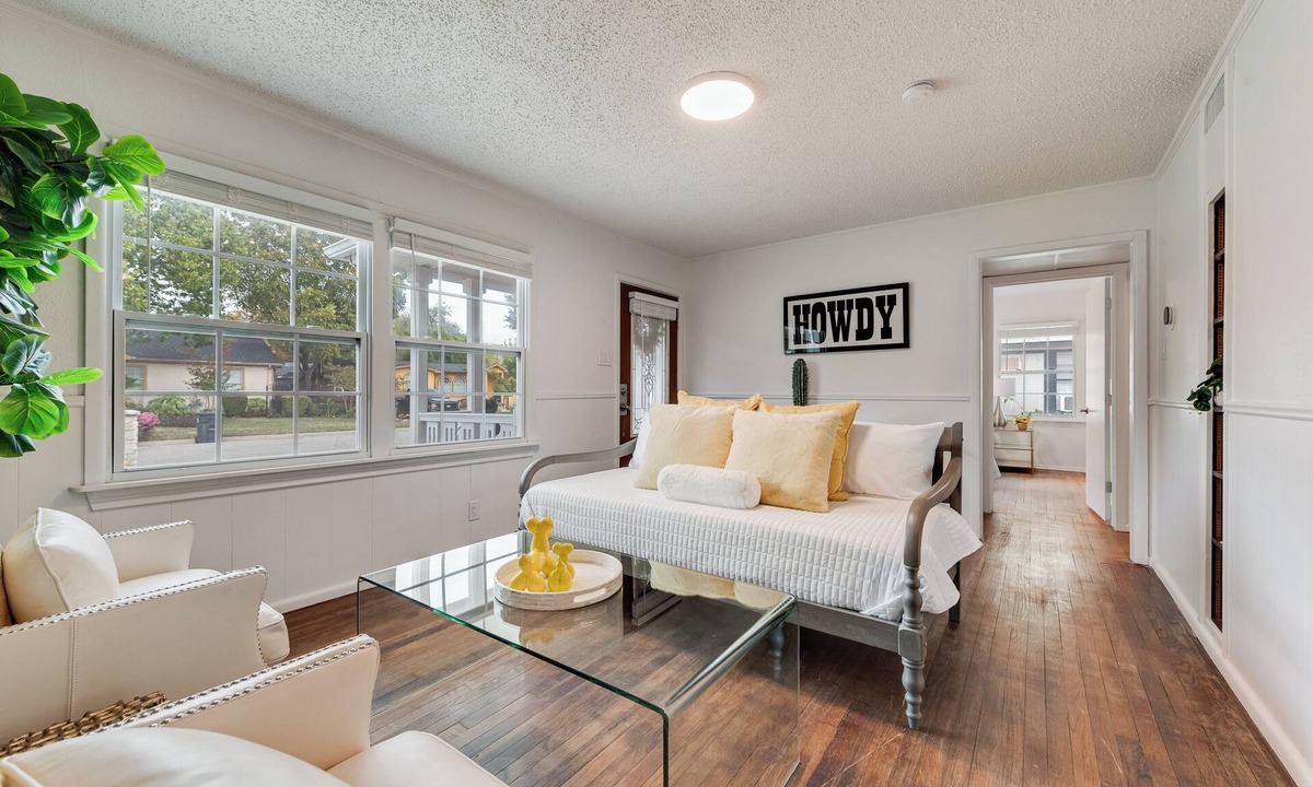 Central Arlington House | 1/2 mile to AT&T Stadium- Modern home with game room and large backyard!