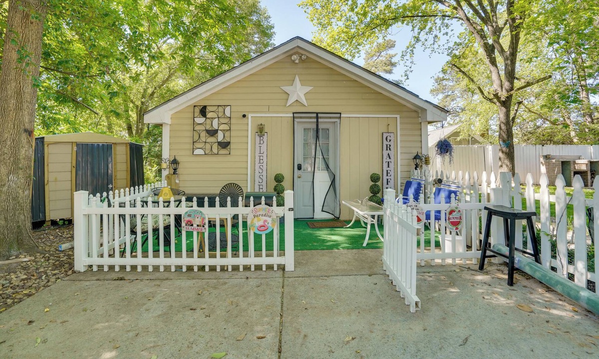 Terry Sanford Apartment | 1 Mi to Dtwn: Fayetteville Studio w/Patio