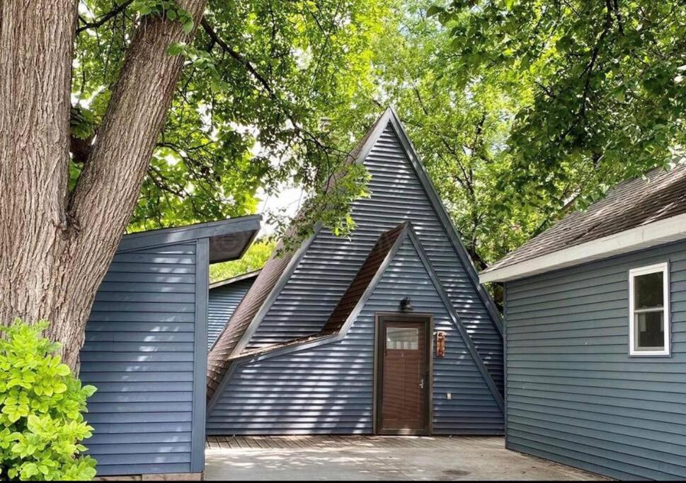Fargo House | 1 of a Kind Featured Fargo Home-4mindrive2Downtown
