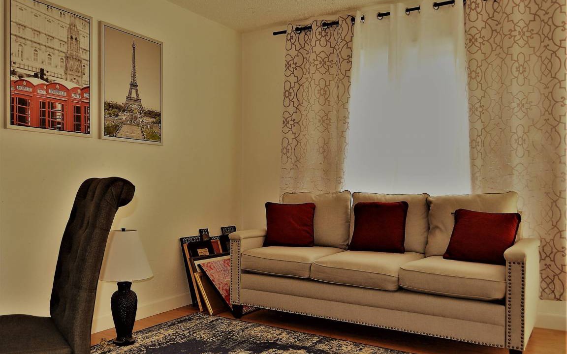 Grand Forks Apartment | 102 m² Apartment ∙ 2 bedrooms ∙ 5 guests