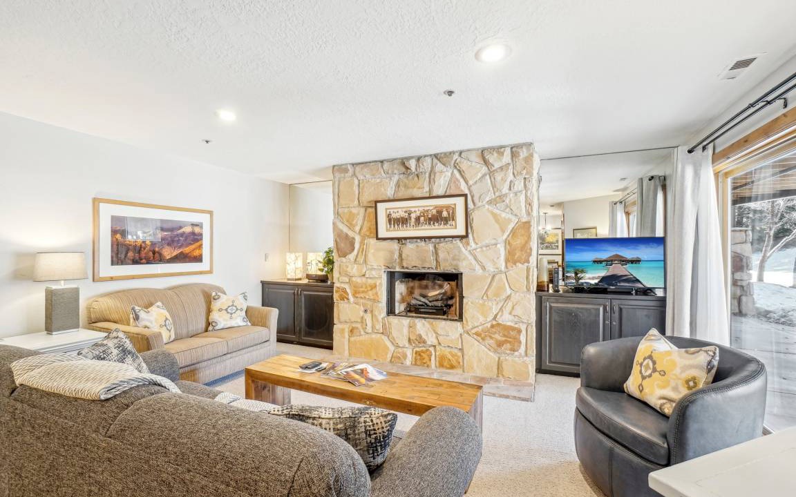 North Park City Condo | 115 m² Condo ∙ 2 bedrooms ∙ 6 guests