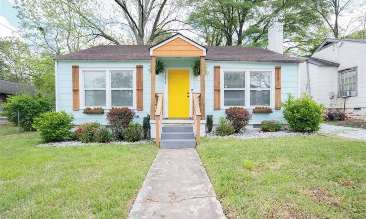 East Point House | 12 Min to Mercedes-Benz Stadium 2BR Sleeps 5 4 Min to MARTA