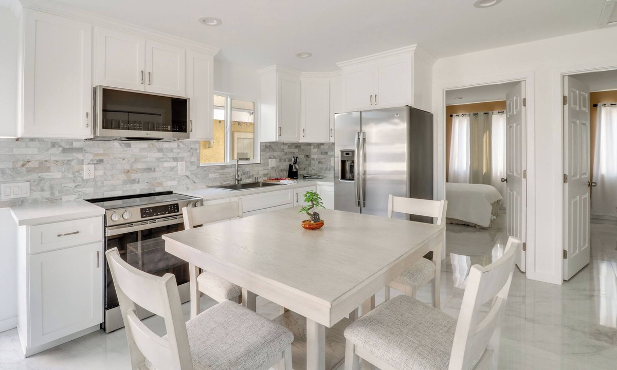 Pacoima House | 13 Mi to Universal Studios: Renovated Cottage!