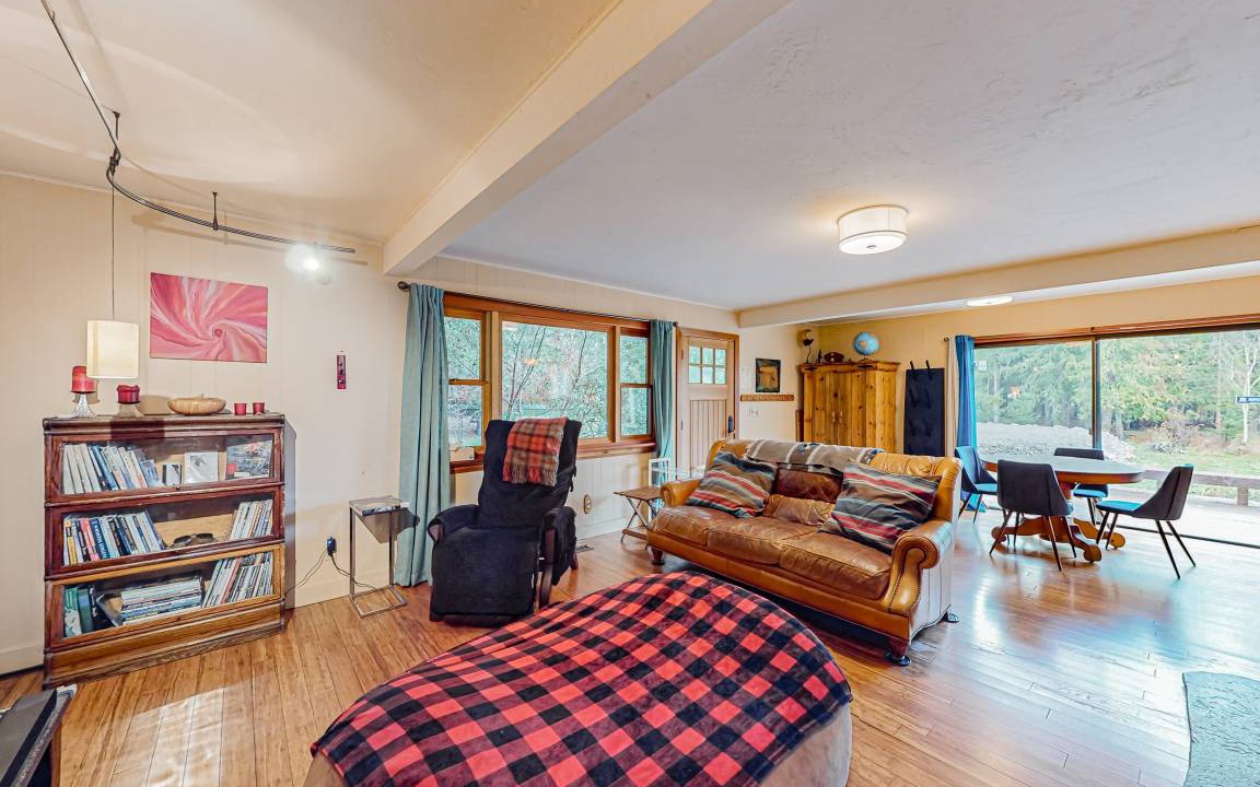Sandpoint House | 134 m² House ∙ 3 bedrooms ∙ 6 guests