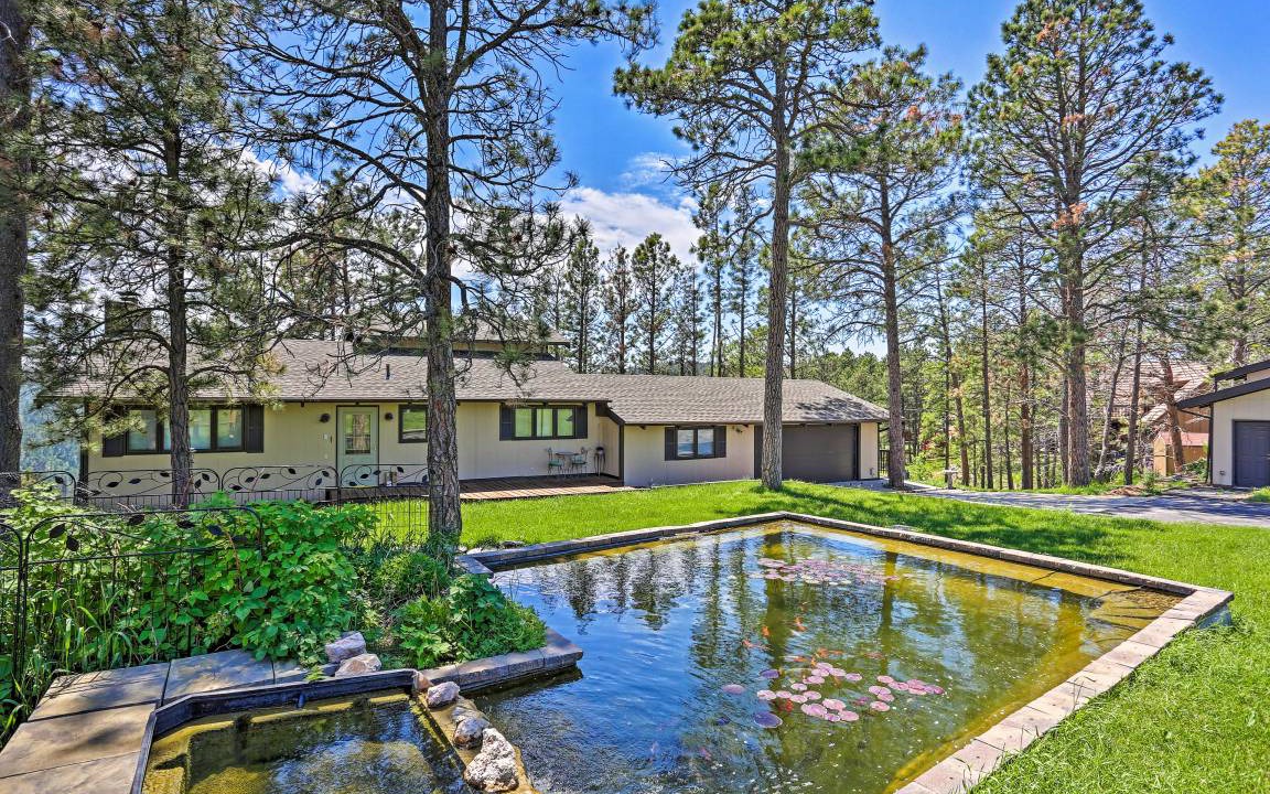 Colonial Pine Hills House | 163 m² House ∙ 3 bedrooms ∙ 6 guests