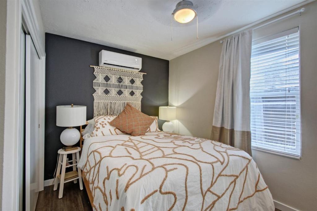 North End Apartment | 18th Street C