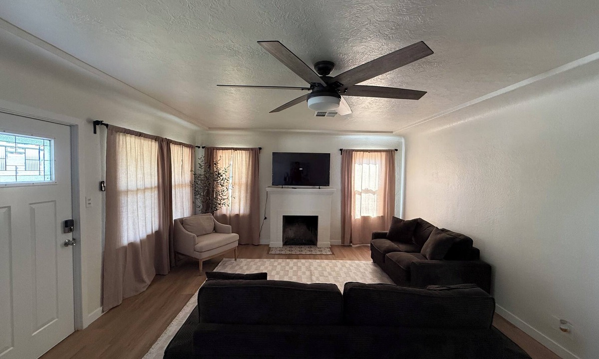 Bakersfield House | 2-bedroom house in soothing Bakersfield with refreshing AC