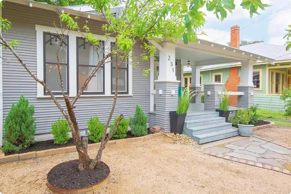 Southtown House | 2 BR 2BTH Downtown Home - Walk Bike to Riverwalk