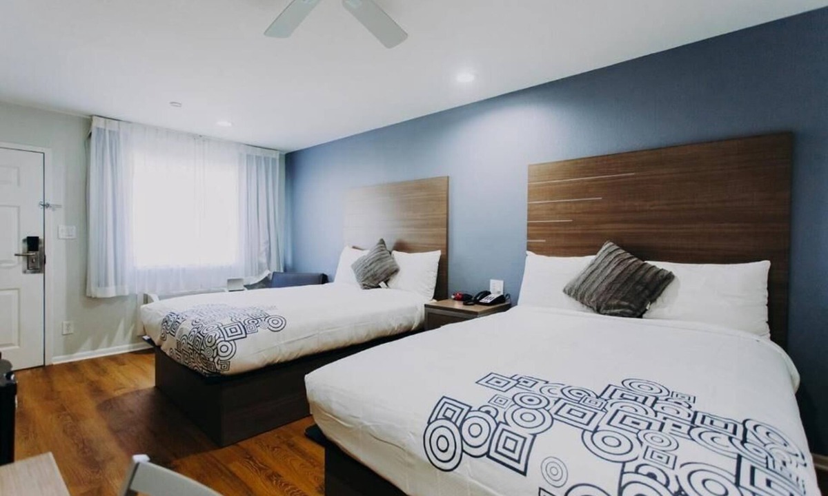 Clear Lake Shores Hotel | 2 Family Units | King Bed Room, Scottish Inn & Suites, Right off Route 146