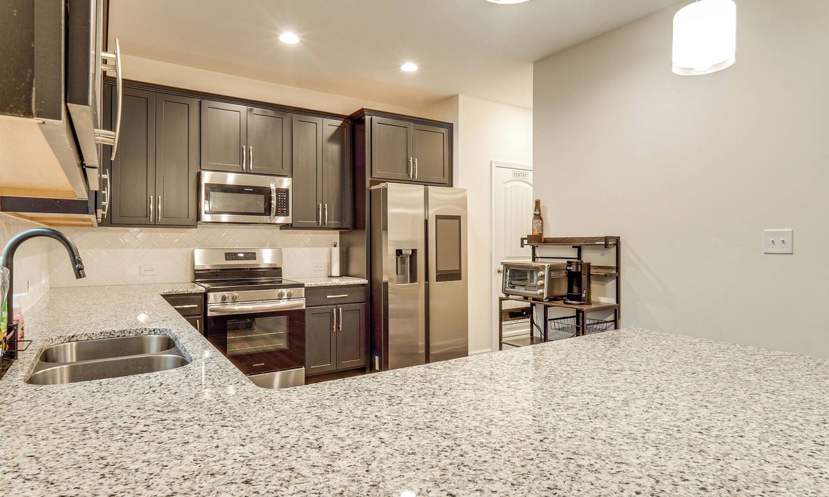Fayetteville House | 2 Mi to Lake Rim Park: Home w/Private Yard!