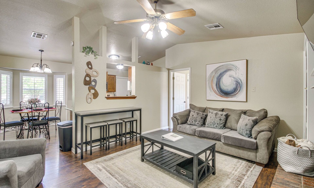 Norman Cottage | 2 Mi to OU: Family-friendly Retreat w/Patio!