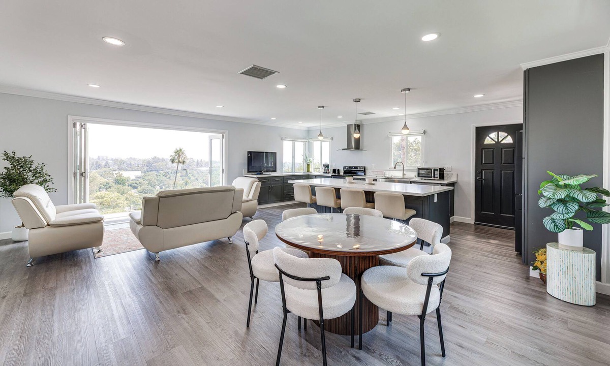 South Arroyo House | 2 Mi to Rose Bowl Stadium: Mtn-View Gem w/Patio
