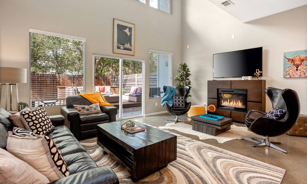 Fort Worth Cultural District House | 2 Min Walk Dickies Arena | Lux Home | Parking