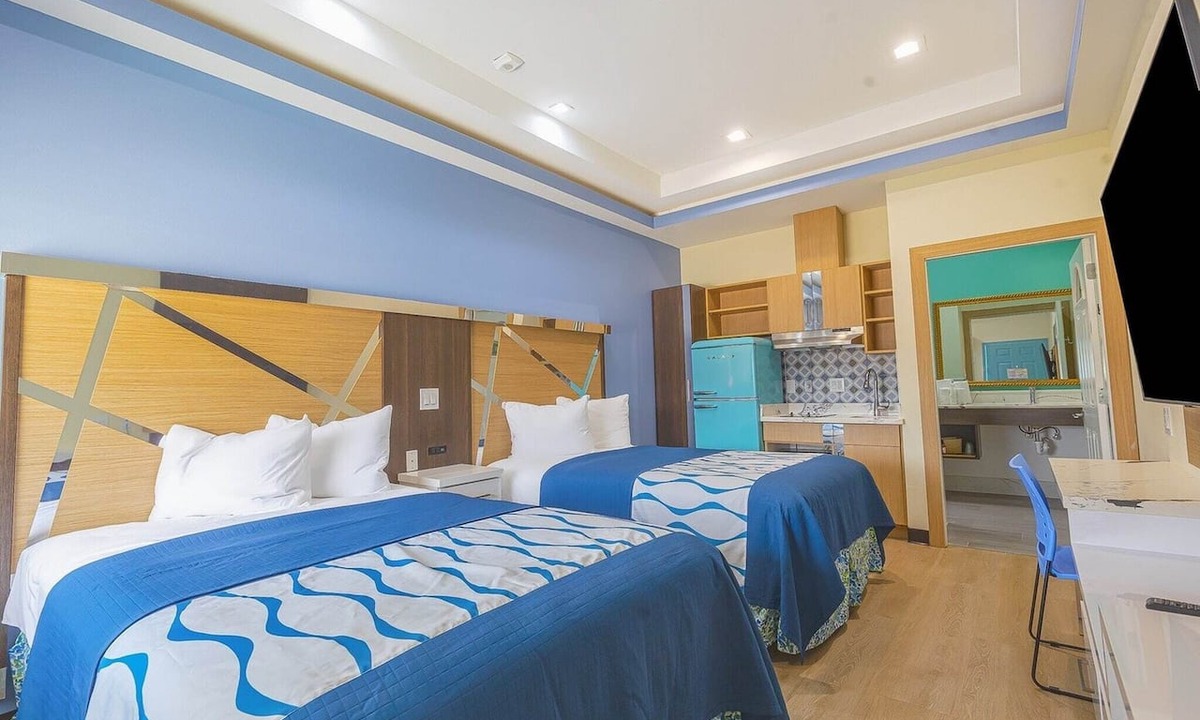 George Bush Park/Eldridge Apartment | 2 Queen Beds with Kitchenette Non-Smoking