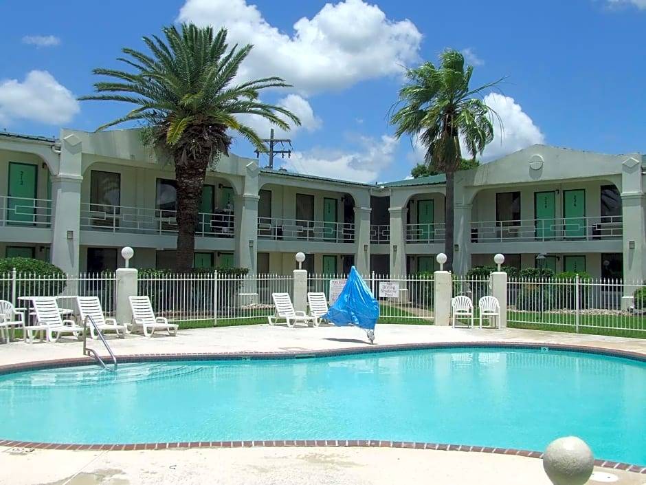 Beaumont Hotel | 2-Star Hotel ∙ Americas Best Value Inn Beaumont