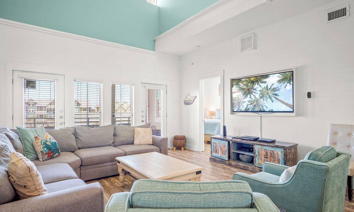 Cinnamon Shore Condo | 2-Story, Pet-Friendly, Condo @ Cinnamon Shore w/Pools, Dining & Amenities