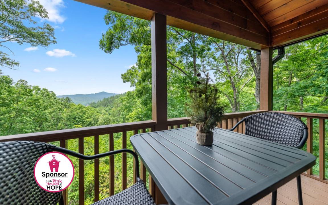 Ridgeline Vistas Cabin | 205 m² Cabin ∙ 3 bedrooms ∙ 6 guests