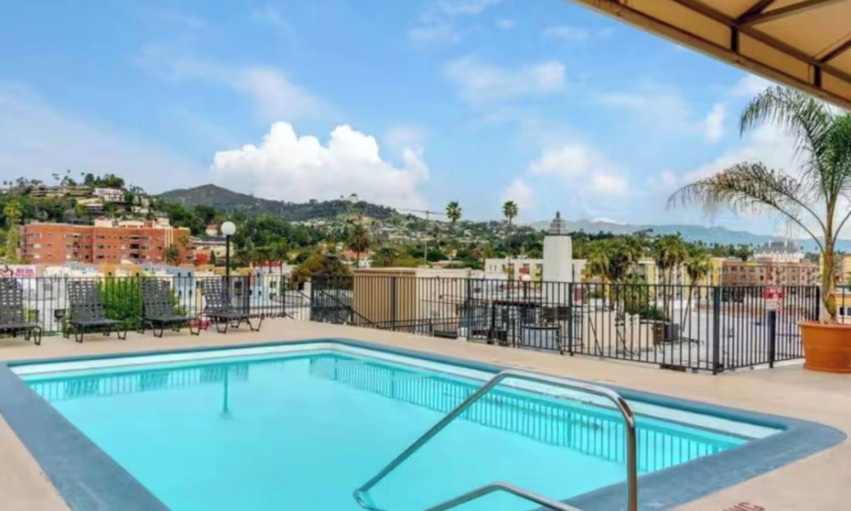 Little Armenia Apartment | 210 Bedroom Hollywood Apartment With Rooftop Pool and Stunning Views