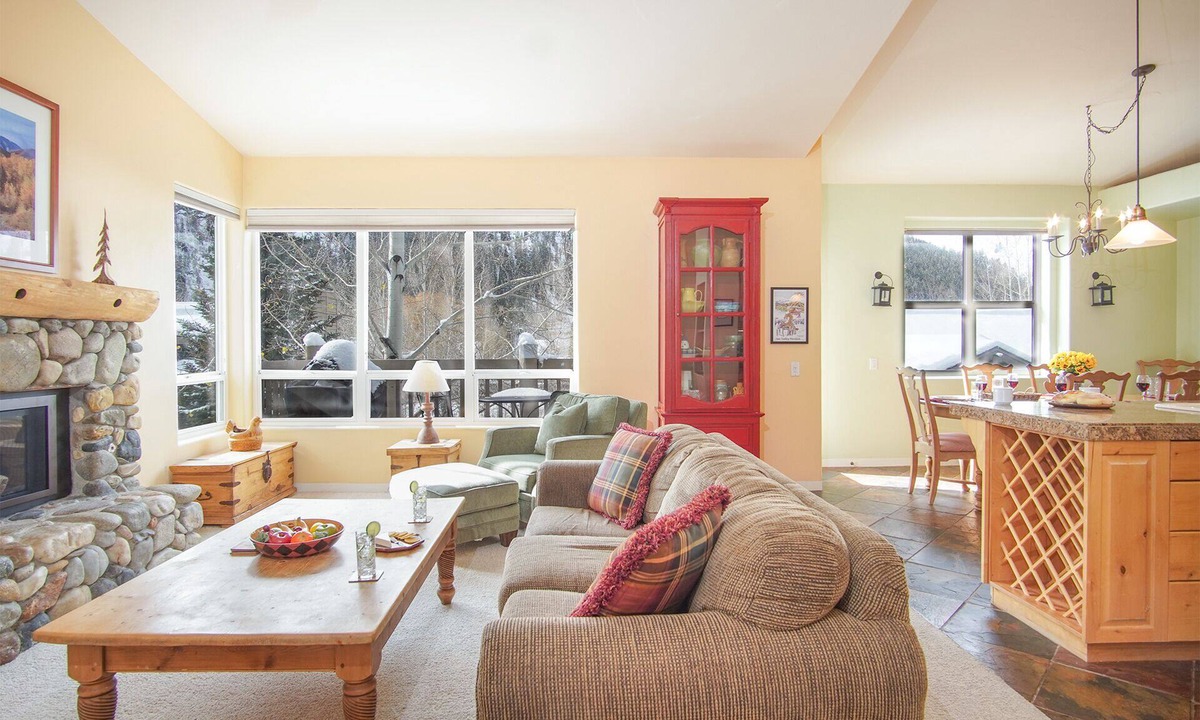Ketchum House | #215A-Great Location on the Bike/Ski path with garage: 10 minute Walk to Town & Lifts