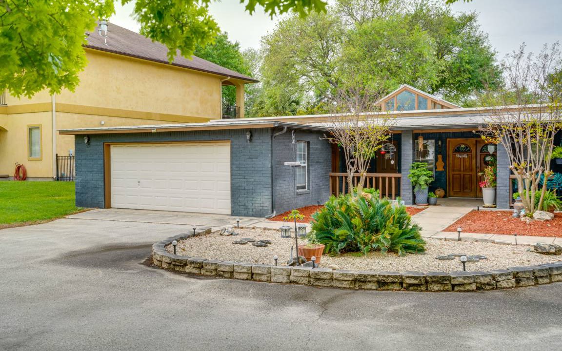 McQueeney House | 222 m² House ∙ 3 bedrooms ∙ 8 guests