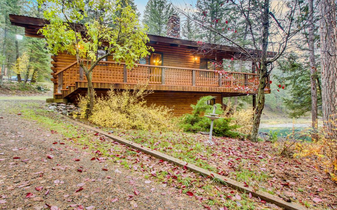 Kalispell Cabin | 223 m² Cabin ∙ 3 bedrooms ∙ 8 guests