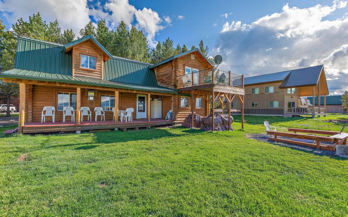 Island Park Cabin | 223 m² Cabin ∙ 4 bedrooms ∙ 10 guests