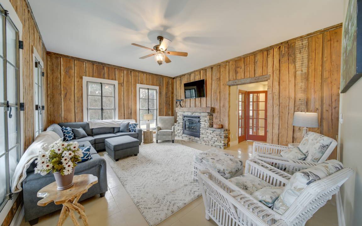 Loon Lake House | 232 m² House ∙ 4 bedrooms ∙ 11 guests