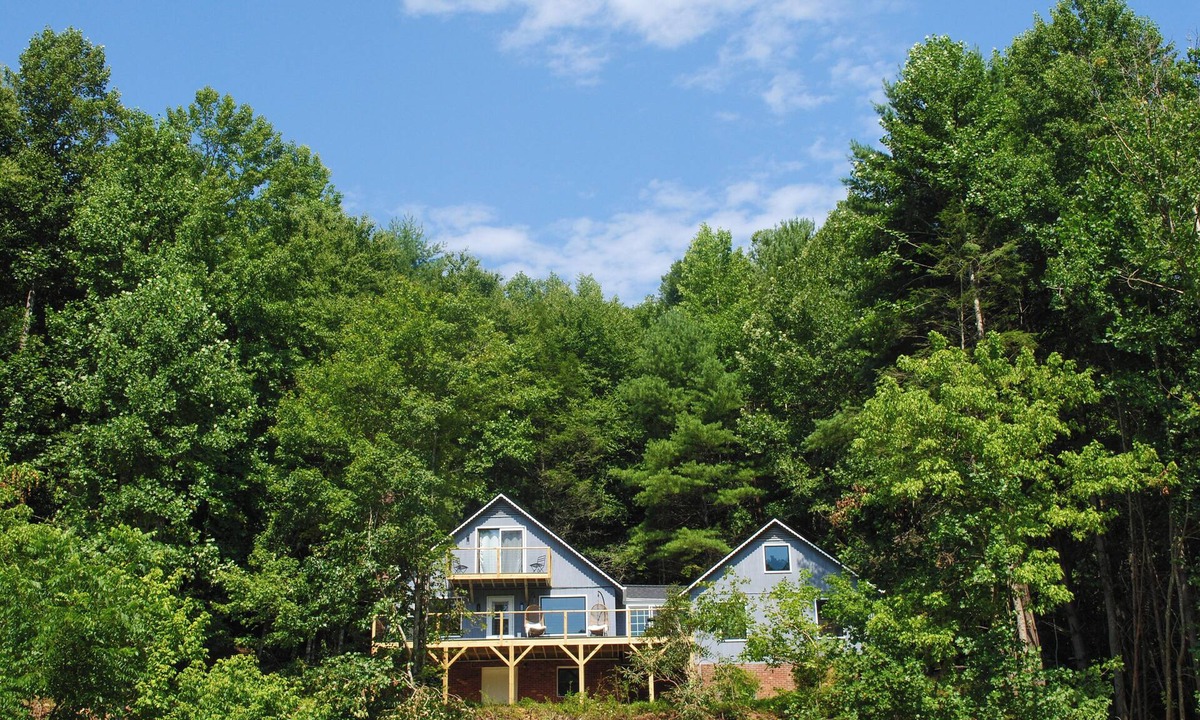 Lenoir House | 24 Private Acres: Trails/Hot Tub Near Blowing Rock