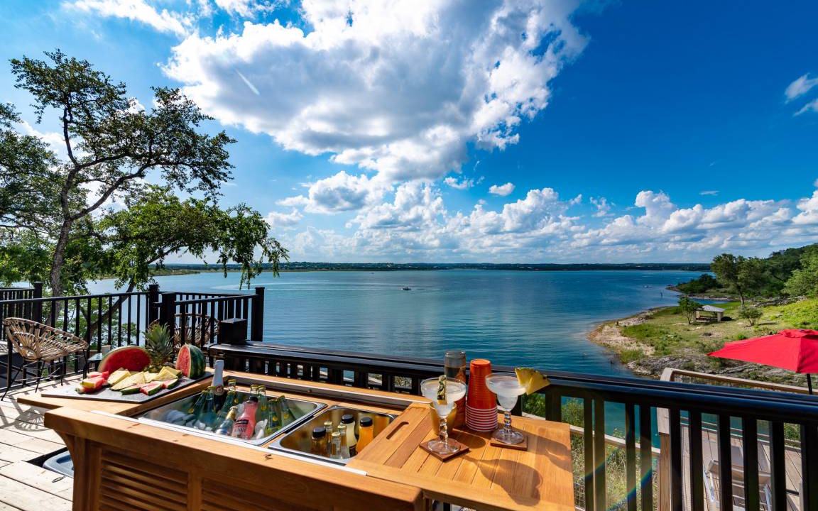 Canyon Lake House | 248 m² House ∙ 4 bedrooms ∙ 11 guests