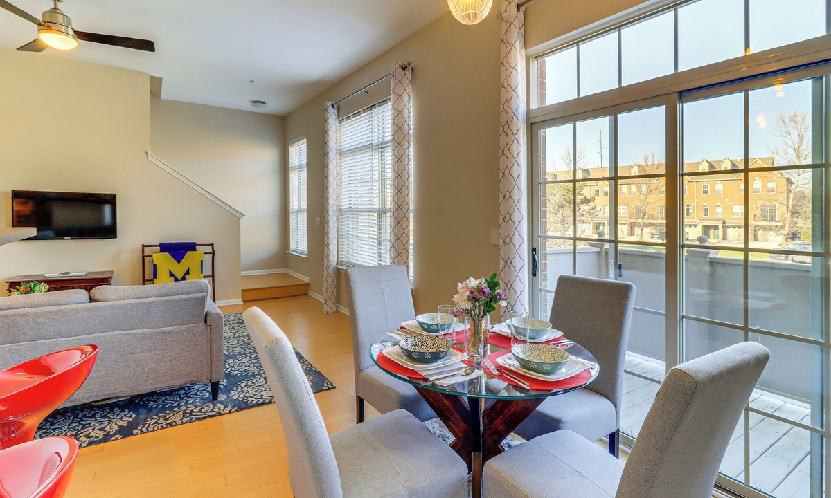 Northville Apartment | 25 Mi to Detroit: Townhome w/Smart TV!