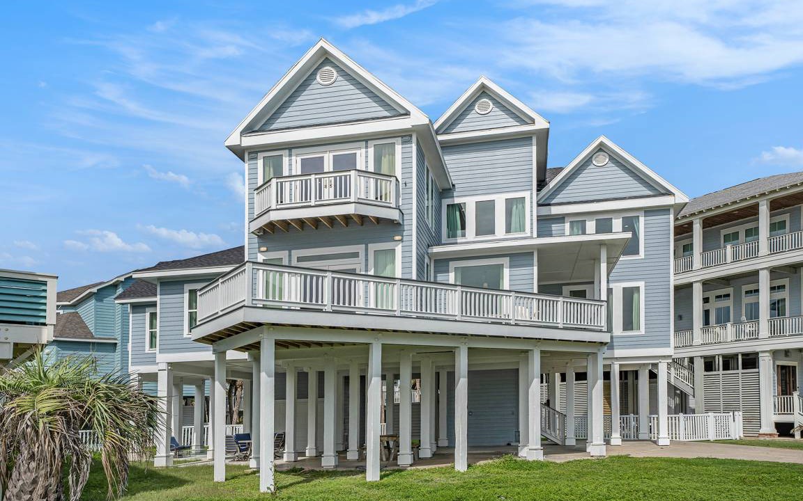 Pirates Beach House | 260 m² House ∙ 6 bedrooms ∙ 22 guests