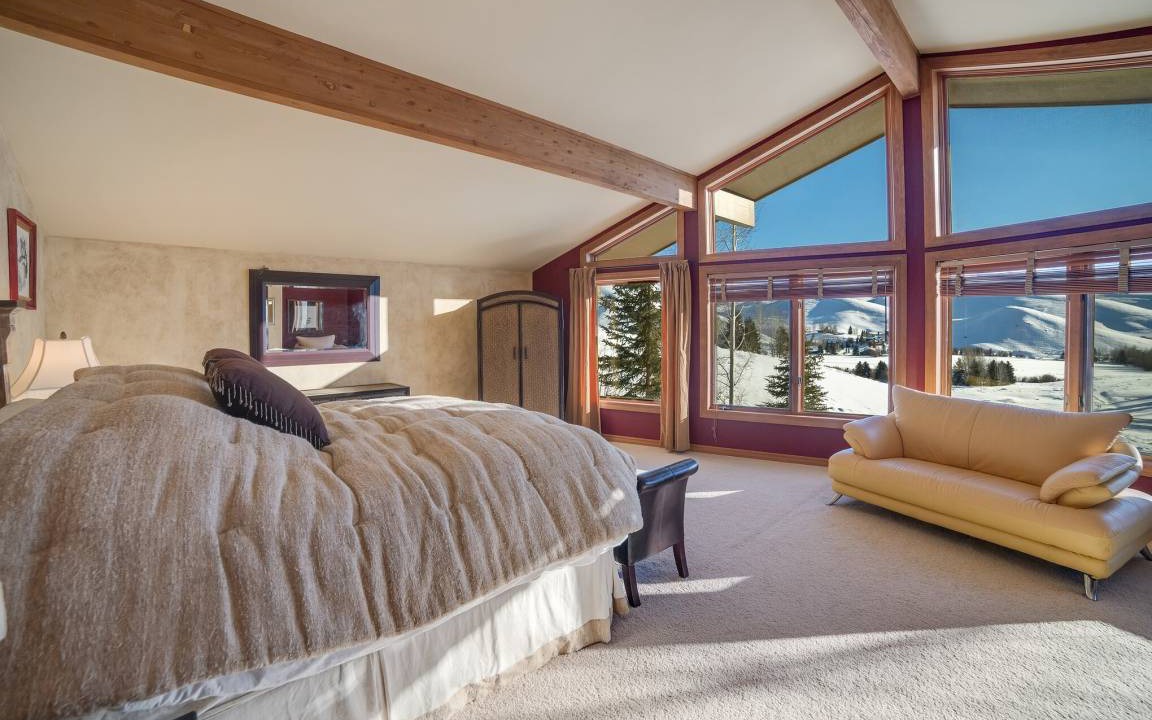 Hailey House | 269 m² House ∙ 3 bedrooms ∙ 6 guests