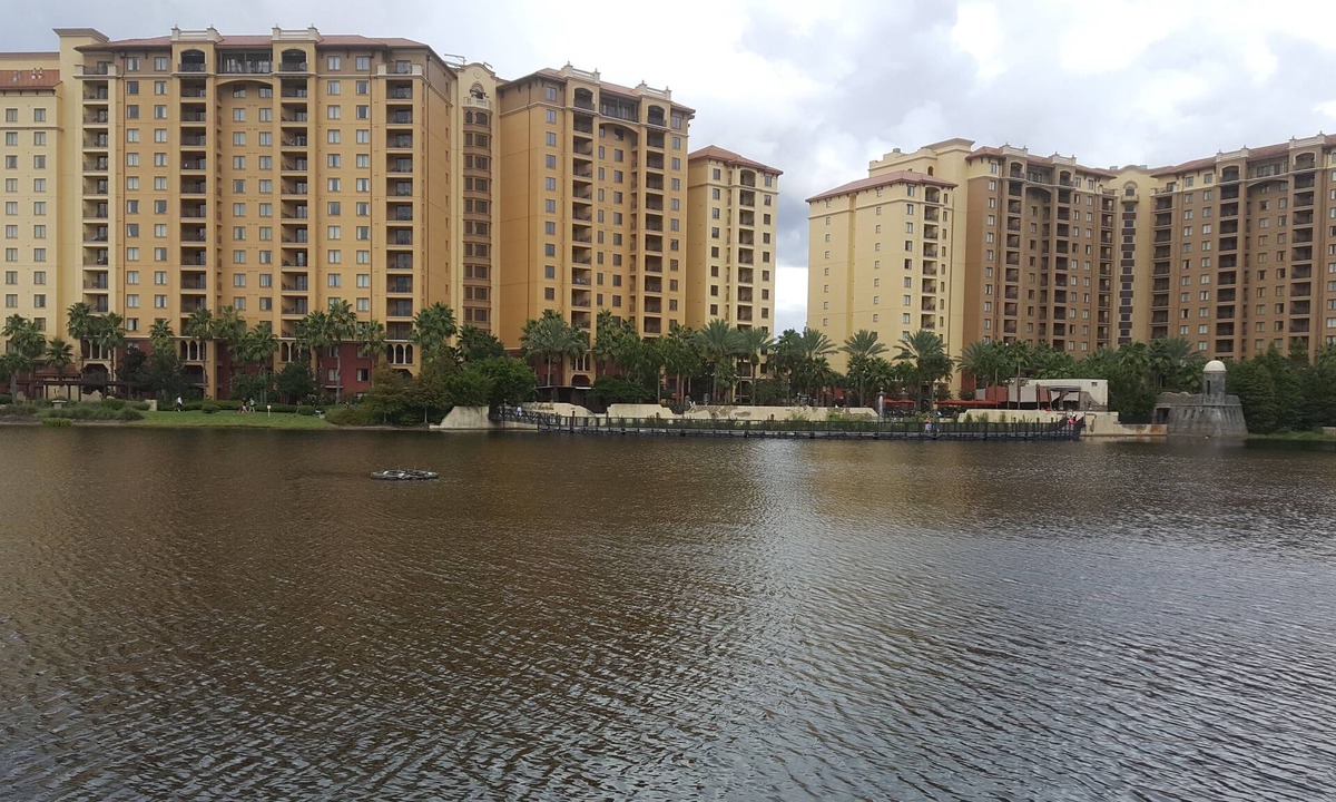 Lake Buena Vista Resort | 2Bed/2Bath Gorgeous Resort Right by Disney Parks!