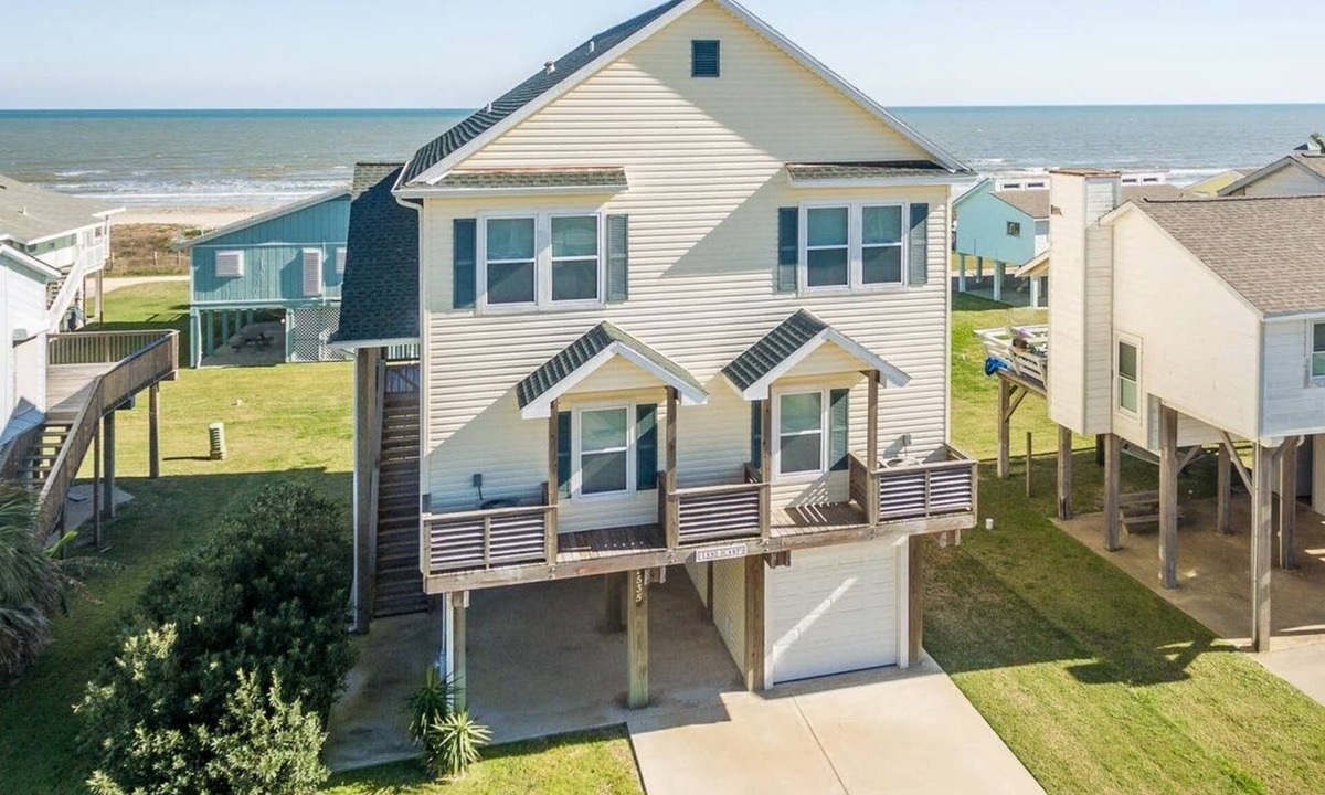 Spanish Grant House | 2nd Row from beach! Spanish Grant w/Gulf views!
