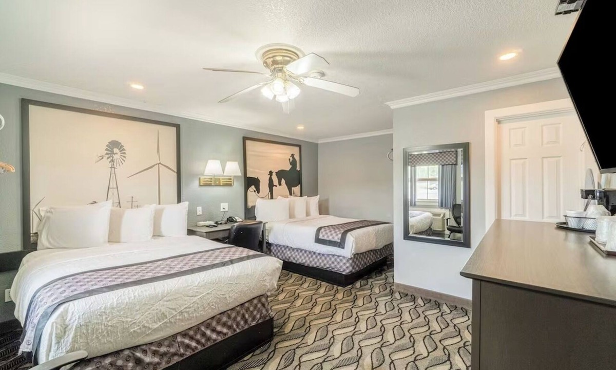 Ira Hotel | 3 Accommodations Available Near Sammy Baugh Golf Course With Free Parking Access