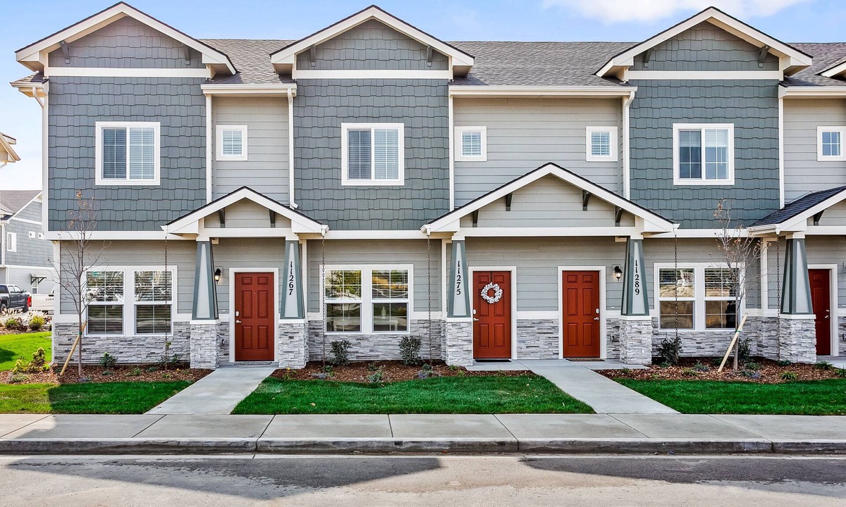 Boise House | 3 Adjacent Homes | Near The Village | Sleeps 18