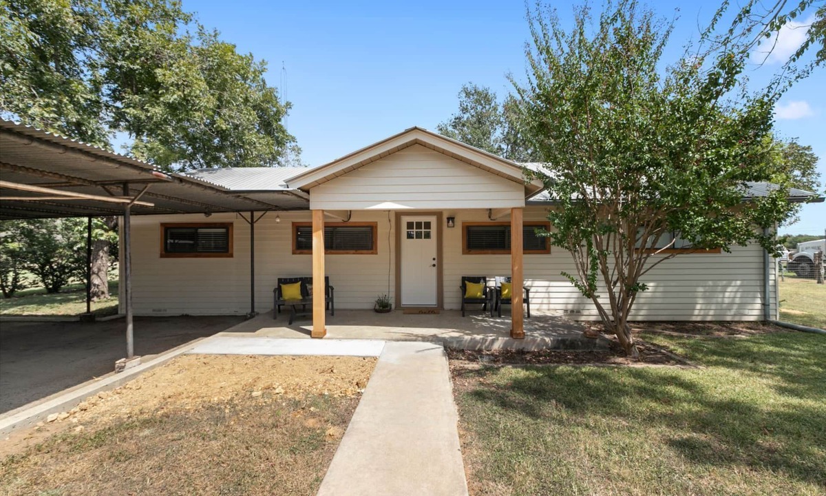 Stonewall House | 3 BDR - Yard - Wine Country - BBQ Pit - Game Room