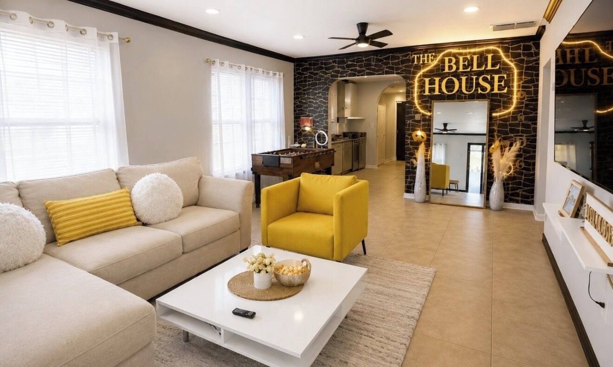 Greater East End House | 3 Bed room Cozy & Stylish Game Area Backyard Hangout