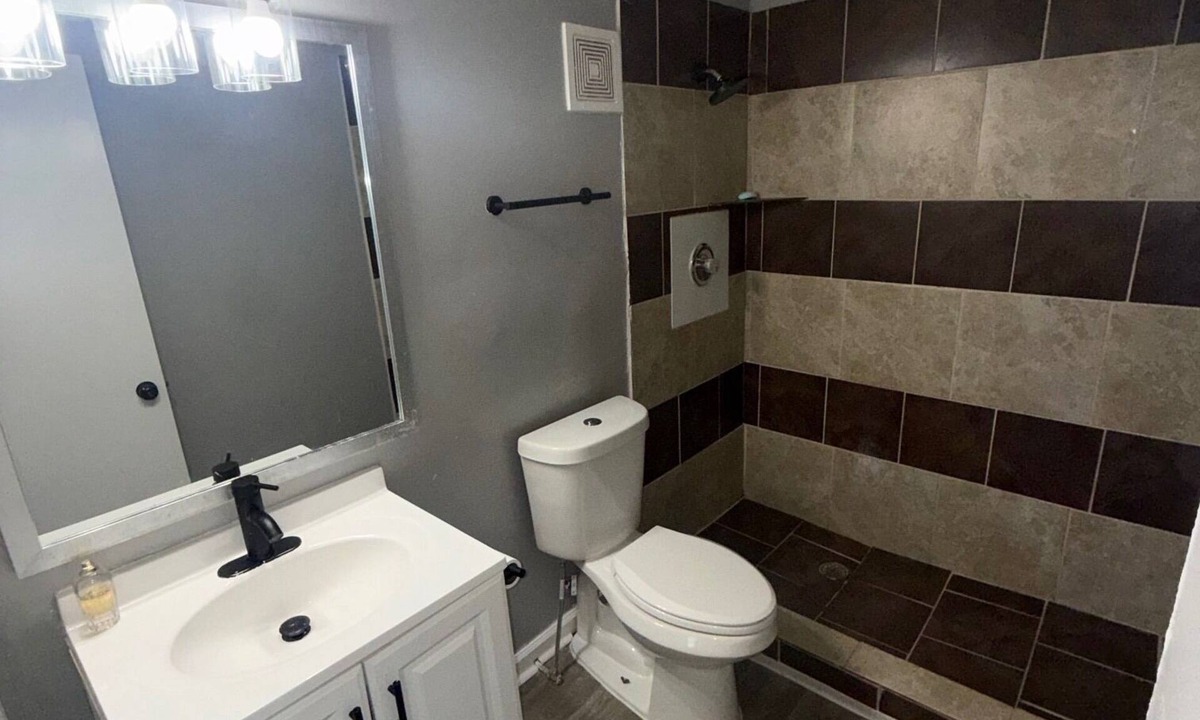 Candler-McAfee Apartment | 3-Bedroom Apartment with WiFi and Convenience