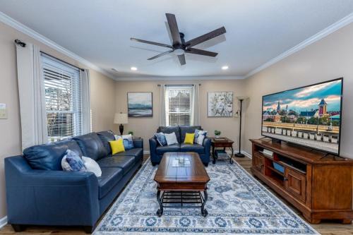 New Bern House | 3-Bedroom Home with King Bed, Smart TVs & Fenced Yard