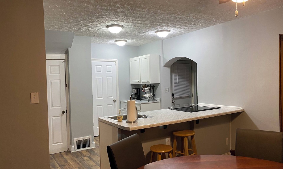 Old North Columbus House | 3 Bedroom House, Central Columbus, convenient to Ohio State Campus