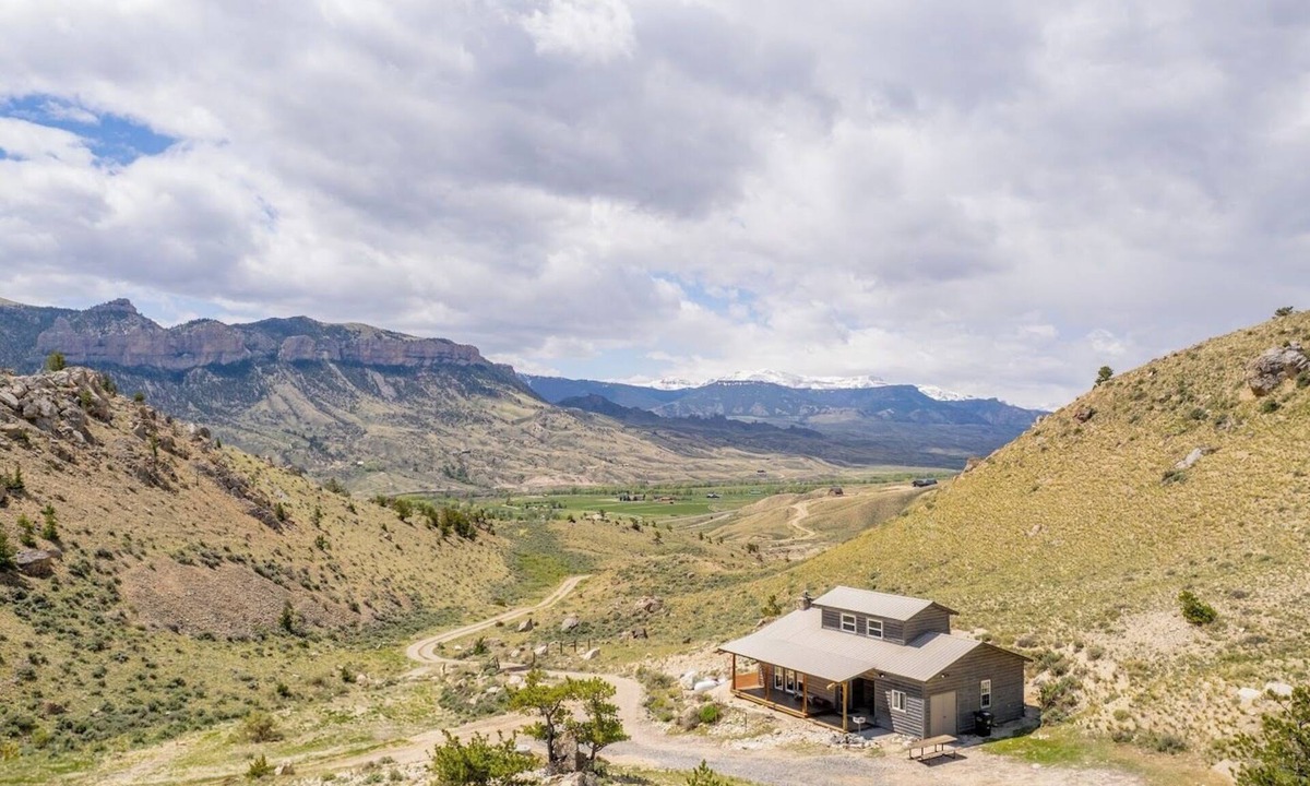 Cody Cabin | 3 bedroom private mountain house extraordinary views