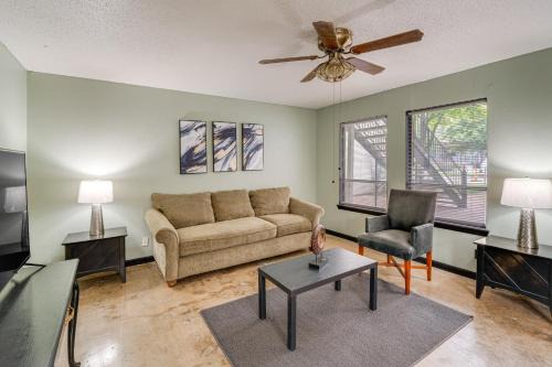 Knox - Henderson House | 3 Mi to Dtwn Dallas: Walkable Couples Retreat