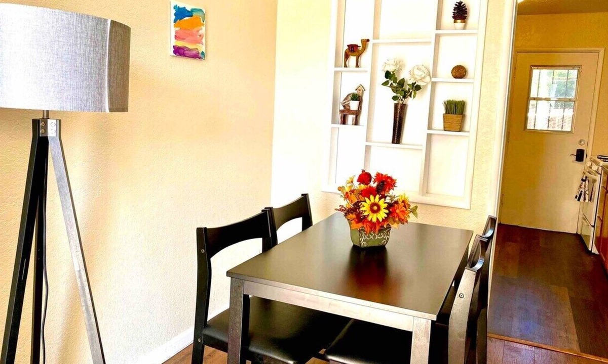 City Heights Apartment | #3, Spacious Freshly Remodeled - 2BR - 5mins to DT