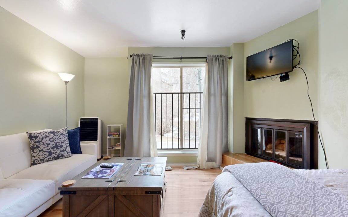 Elkhorn Village Apartment | 35 m² Studio flat ∙ 2 guests
