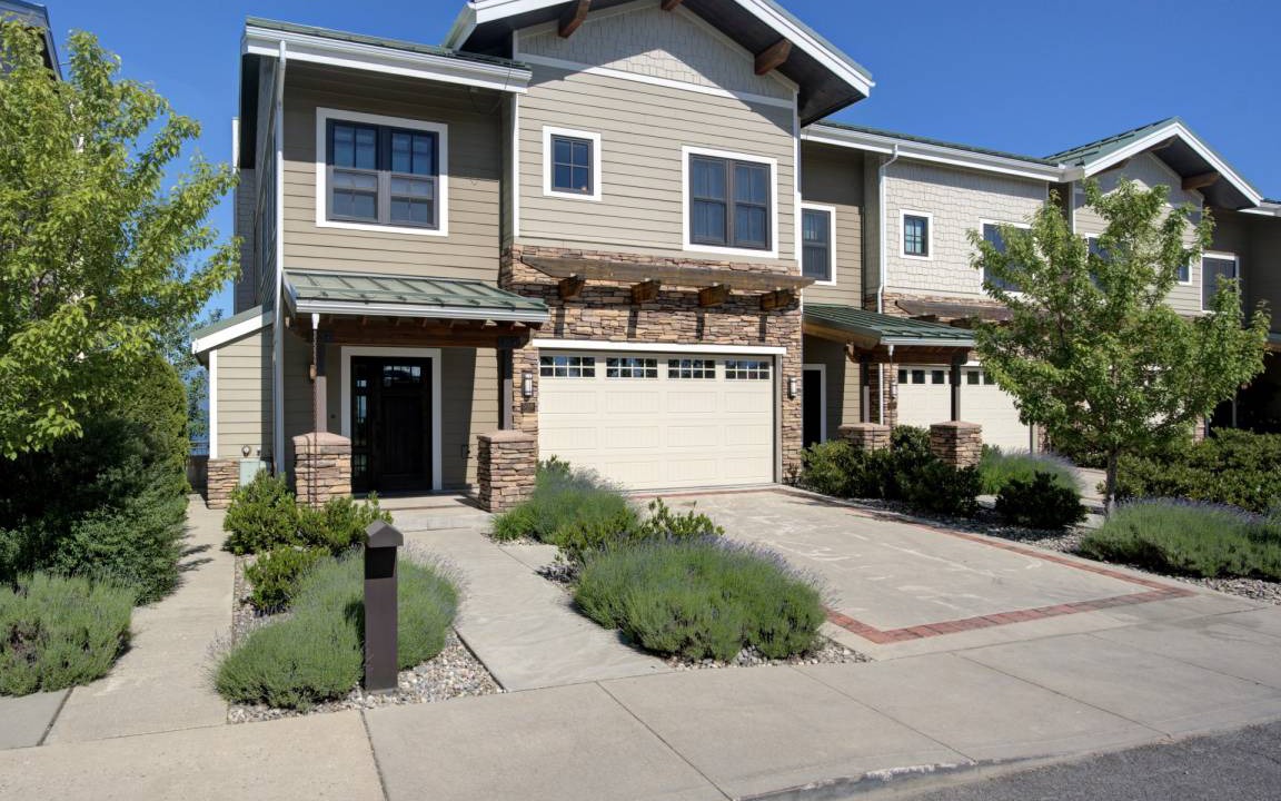 Sandpoint House | 372 m² House ∙ 5 bedrooms ∙ 14 guests