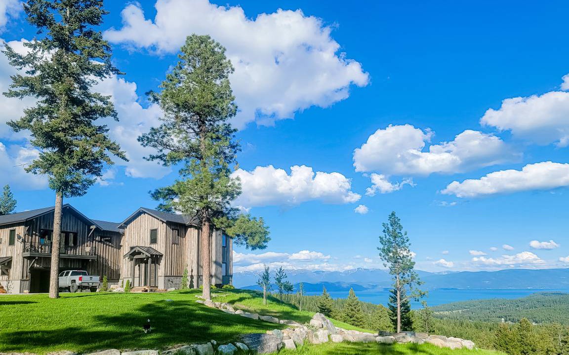 Lakeside House | 390 m² House ∙ 5 bedrooms ∙ 12 guests