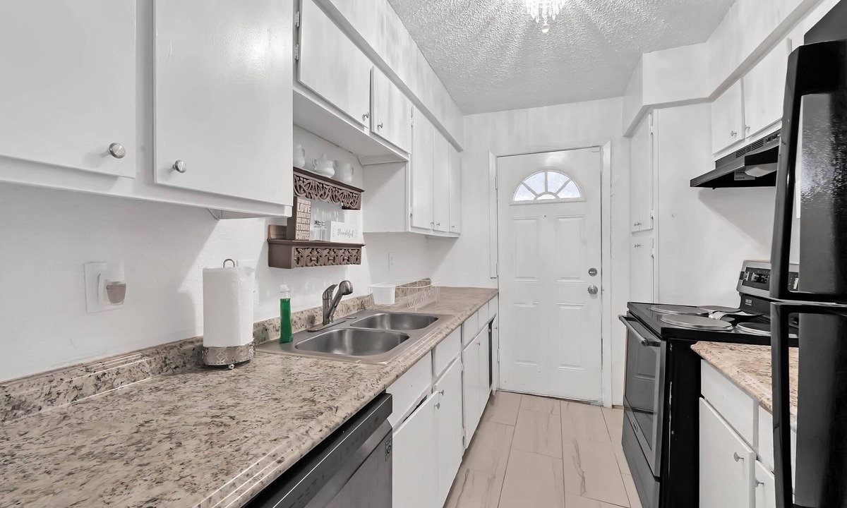 Garden Oaks House | 3bedroom and 1 bath